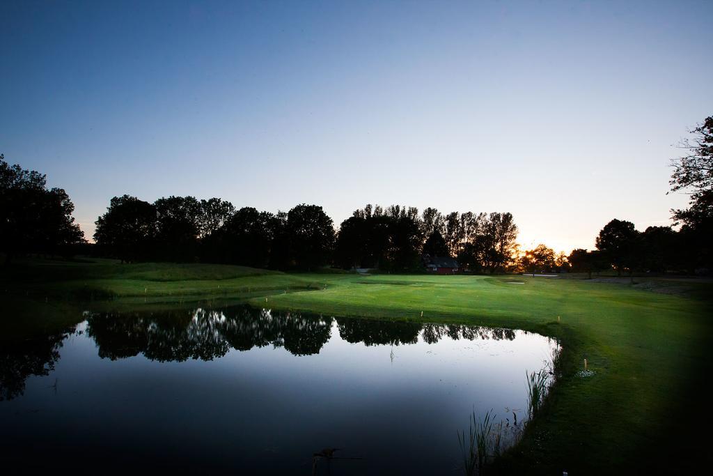 Soederasens Golf Lodge Risekatslosa Buitenkant foto
